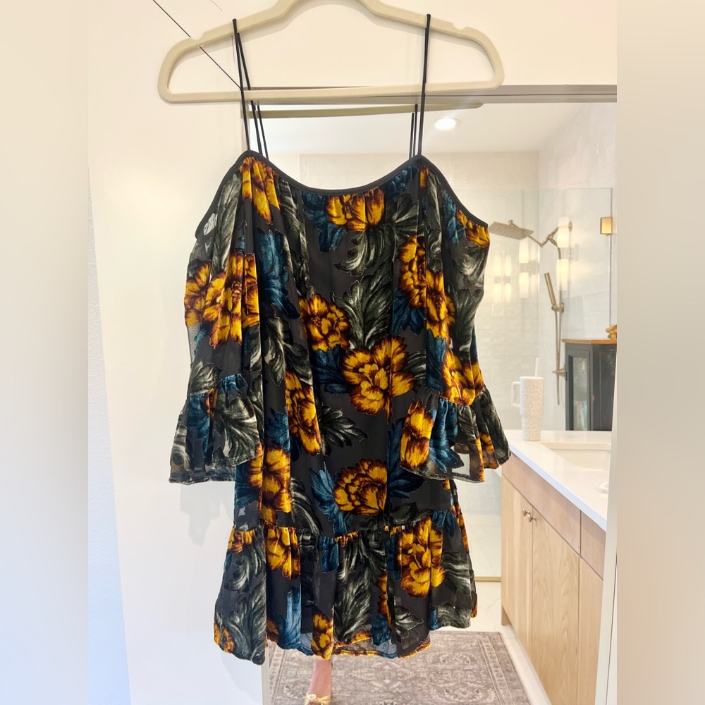 Dress - Picture 3 of 5